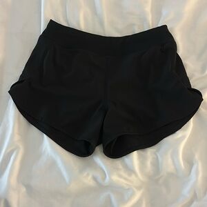 Athleta run the world 3” shorts